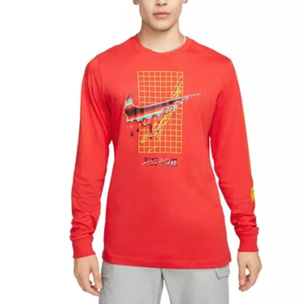 Big and Tall: Nike Sportswear
Men's Long-Sleeve T-Shirt